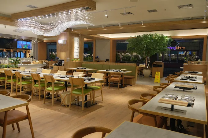 Suasana Meja Makan Shabu Shabu Letasu